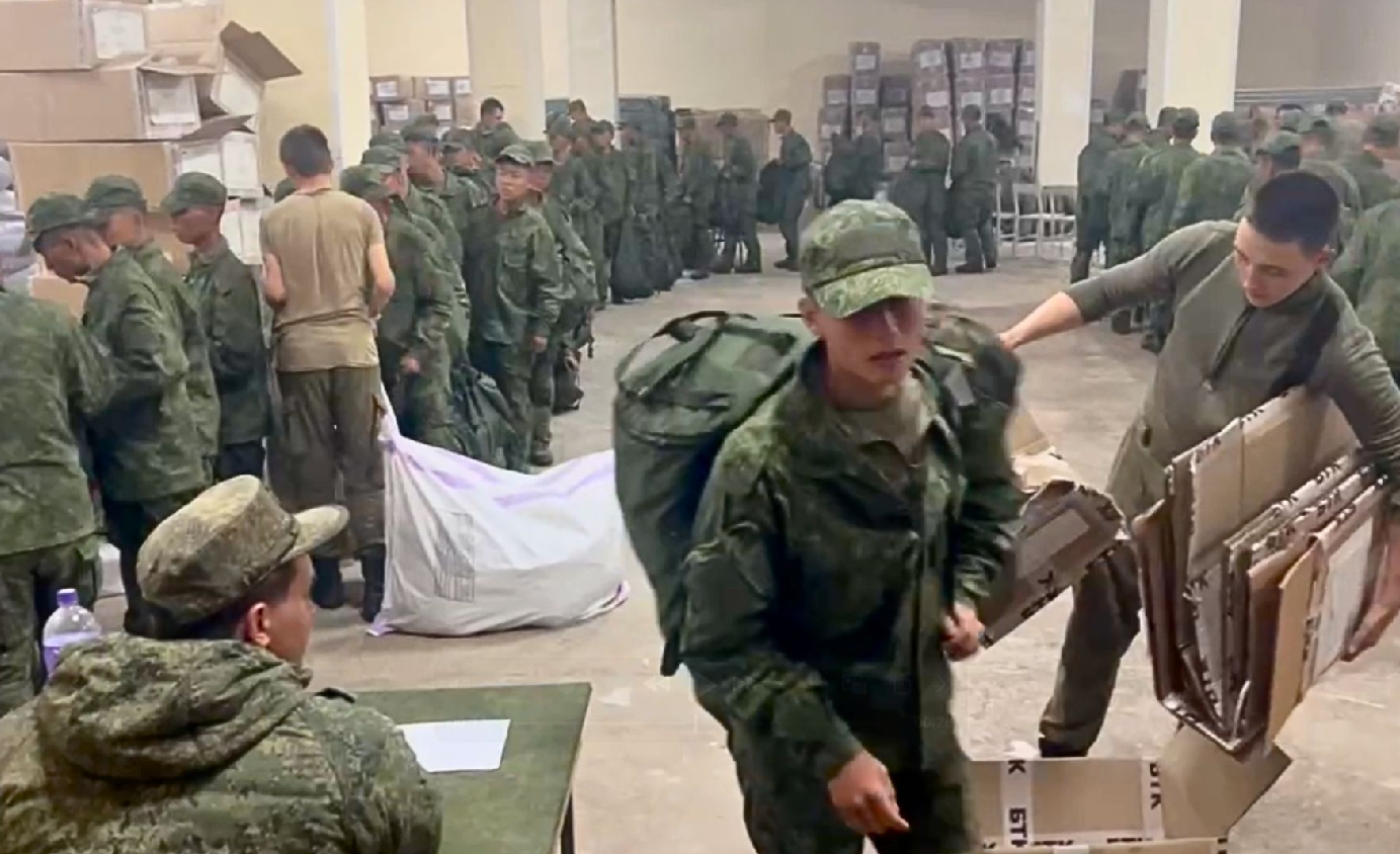 North Korean soldiers arriving at a Russian training camp